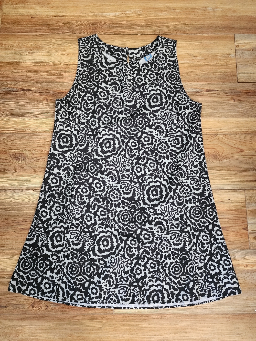 Rip Skirt Hawaii Dress Women's S Black Gray Floral Sleeveless - Picture 3 of 9